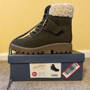 Universal Threads Susan Sherpa Tipped Hiker Boot